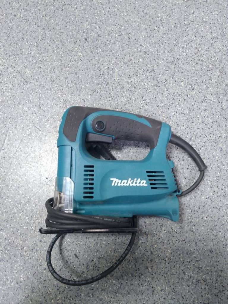 Makita 4326