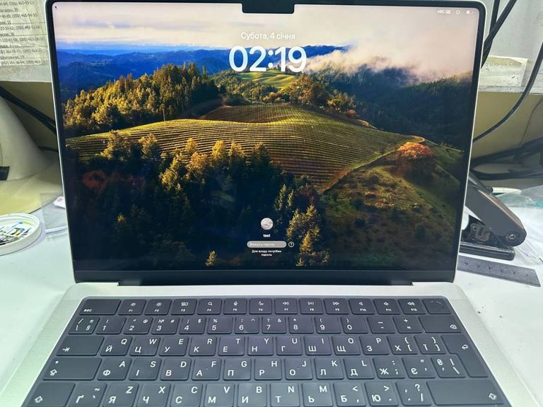Купити Apple macbook pro 14" late 2023 Б/У
