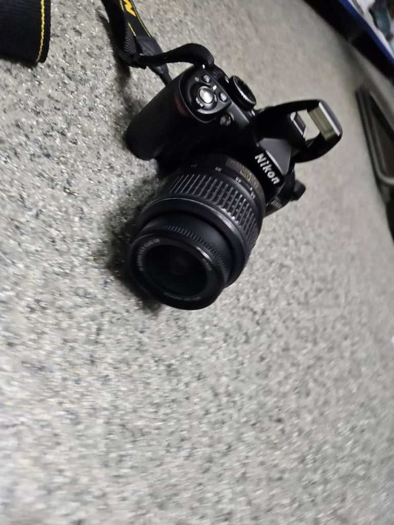Объявление Nikon d3100 kit / af-s nikkor 18-55mm f:3,5-5,6g vr dx Б/У