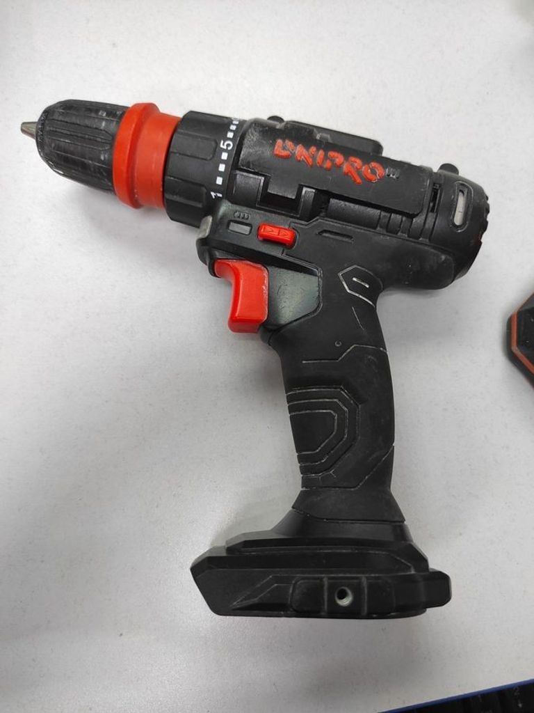 Дешиво Dnipro-M cd-218q 1акб 2ah зп с ломбарда