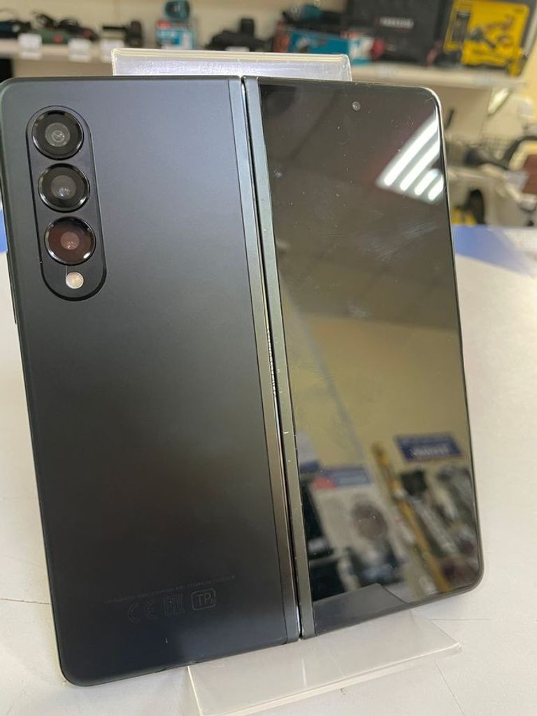 Оголошення Samsung galaxy fold 3 5g 12/256gb Б/У