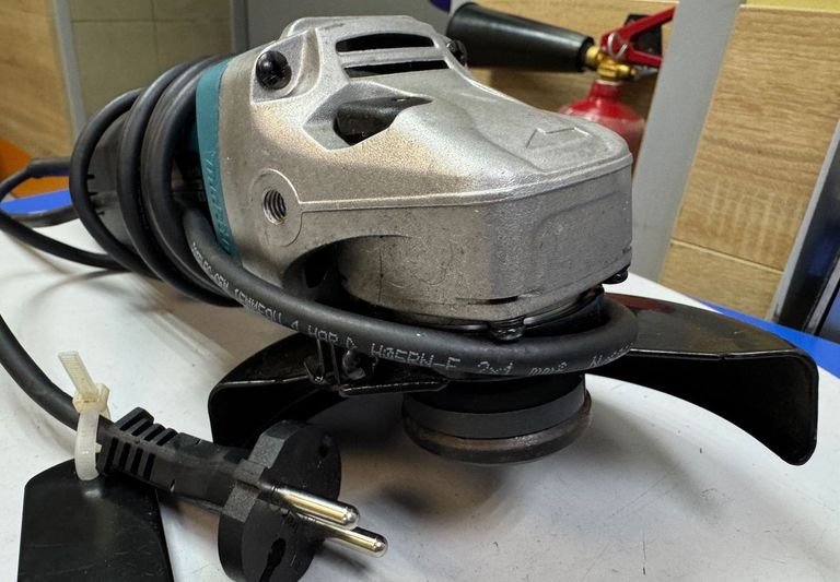 Оголошення Makita 9558HN Б/У