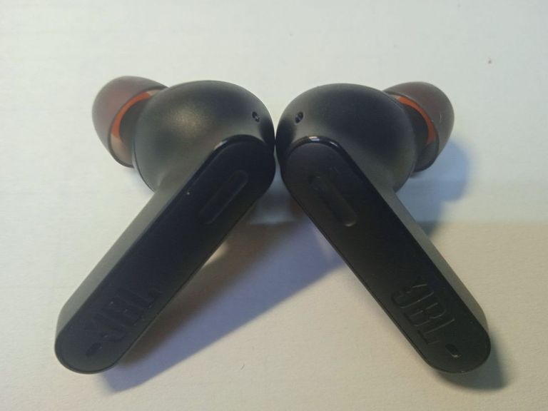 Jbl tune 230 nc tws black Код:01-200636820. Зображення 6