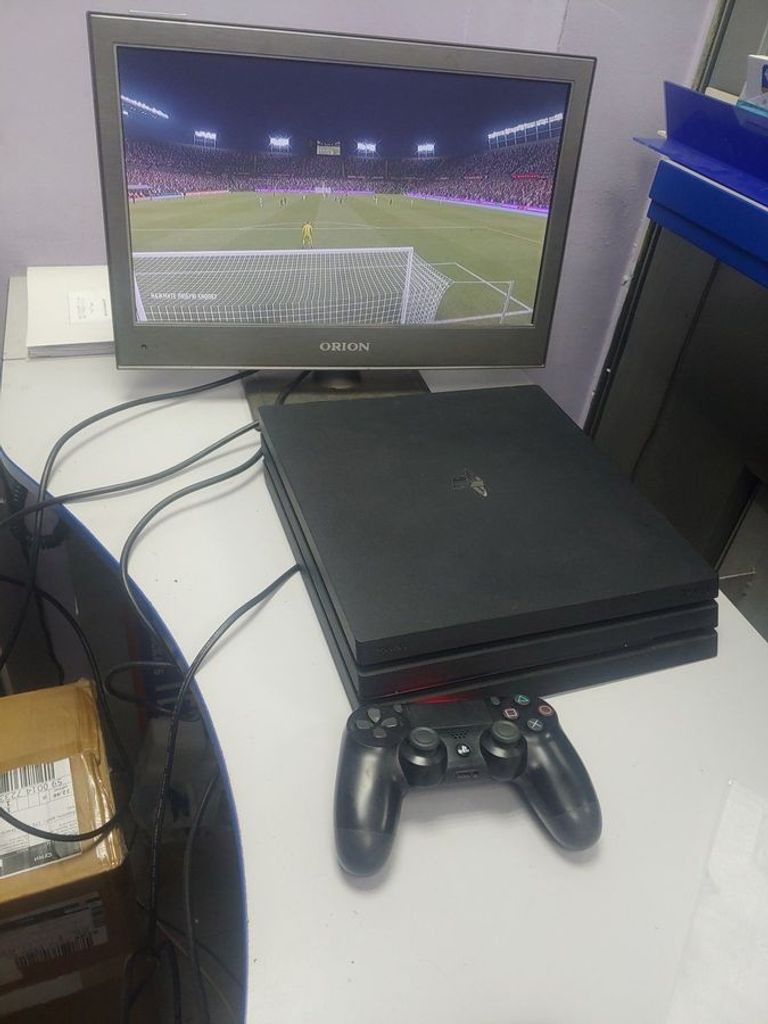 Купить Sony PlayStation 4 Pro (PS4 Pro) 1TB Black (9773412) Б/У