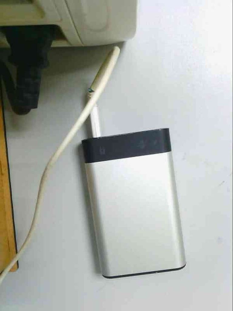 Дешево Mophie encore 10k power bank charger usb-c з ломбарду