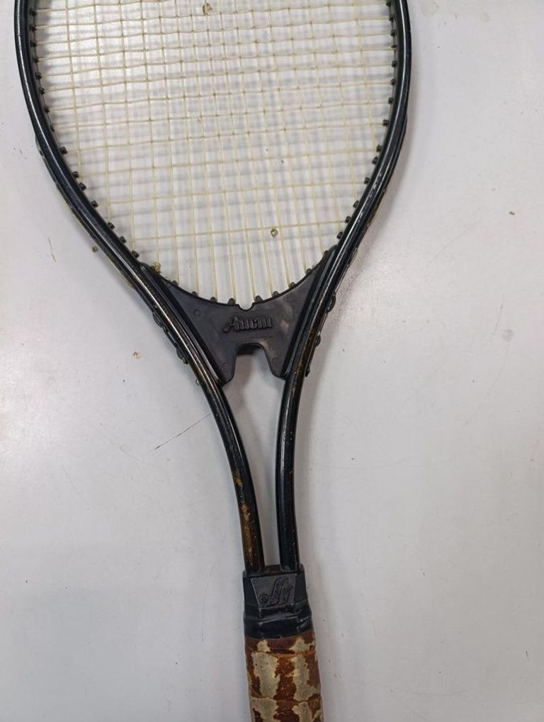 Дешиво Аист аист с ломбарда