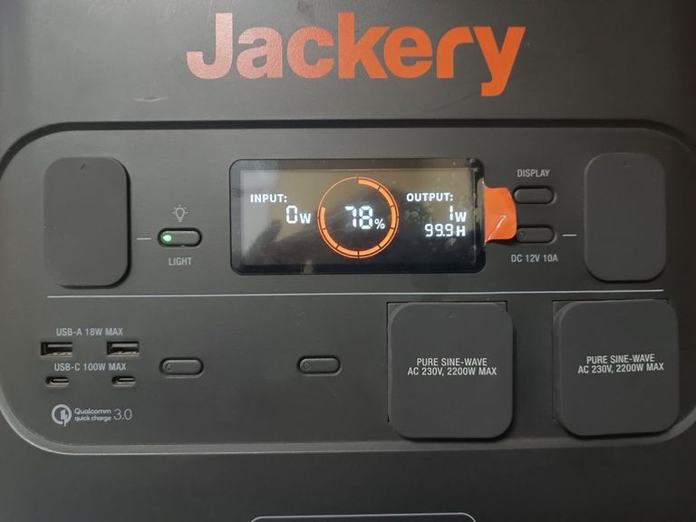 Дешиво Jackery Explorer 2000 Pro (PB930999) с ломбарда