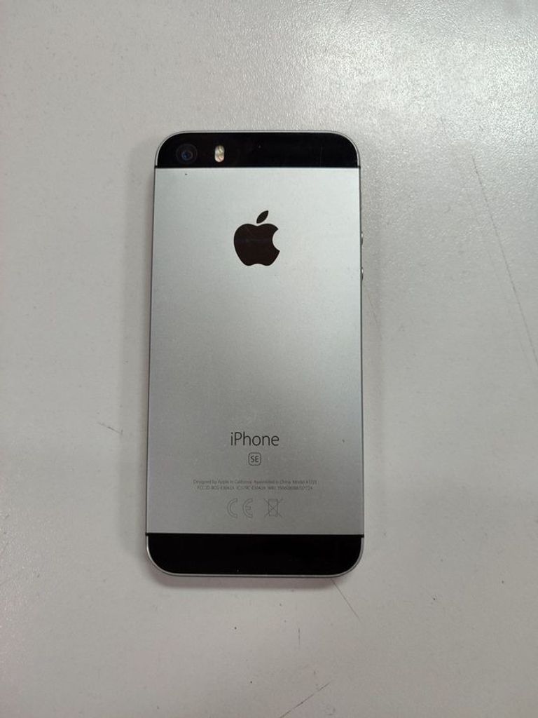 Дешиво Apple iphone se 1 32gb с ломбарда