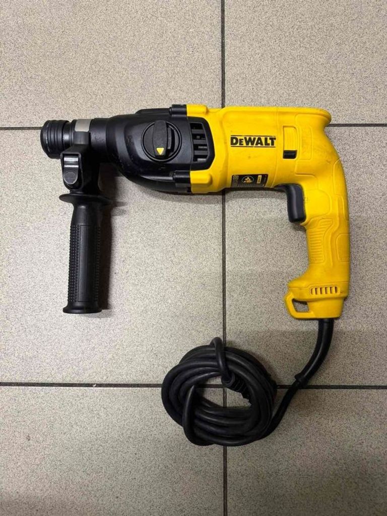 Купити Dewalt D25033K Б/У
