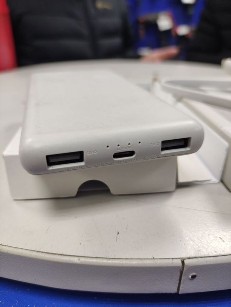 Дешево Xiaomi 10000 з ломбарду