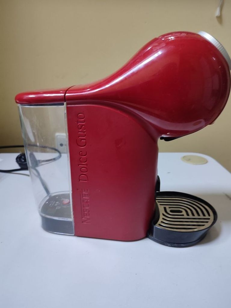 Дешево Krups Nescafe Dolce Gusto Genio S Plus KP340510 з ломбарду