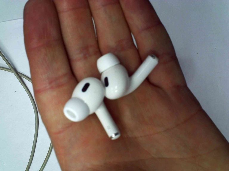 Apple airpods pro 2nd generation with magsafe charging case usb-c Код:01-200851584. Зображення 8