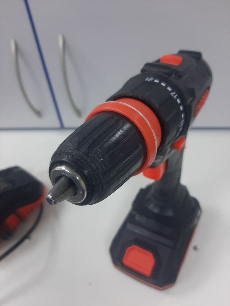 Дешиво Dnipro-M cd-218q 1акб 2ah зп с ломбарда