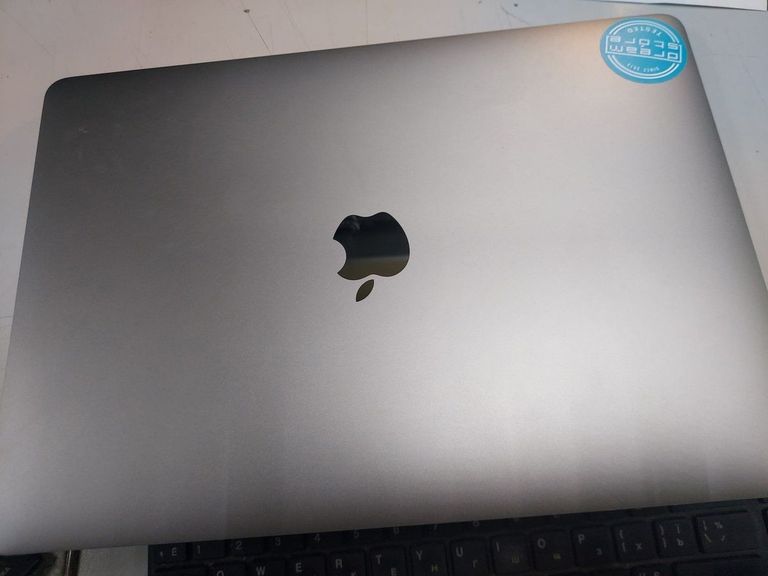 Apple macbook pro 2018 a1989 13,3" core i5 2,3ghz/ram8gb/ssd256gb/intel iris plus graphics 655 Код:01-200893240. Зображення 8