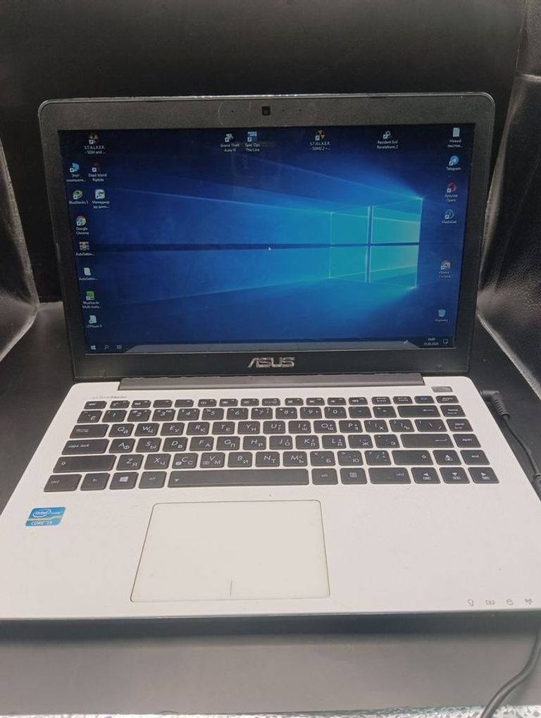 Купити Asus 14/core i3 3217u ddr3/4gb ddr3/hdd 500 gb/ssd *відсутній/*інтегрована Б/У