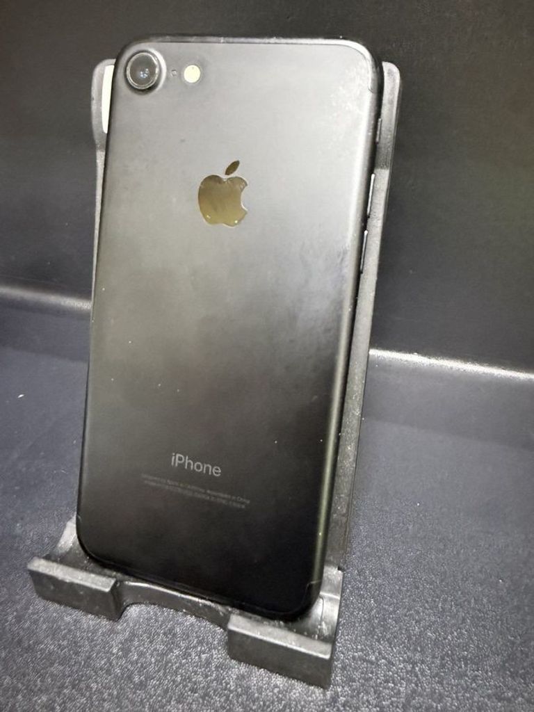 Купити Apple iphone 7 32gb Б/У