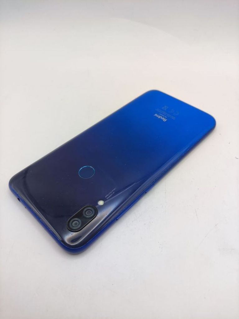 Розпродаж Xiaomi Redmi 7 3/32GB Black, продавець Техноскарб