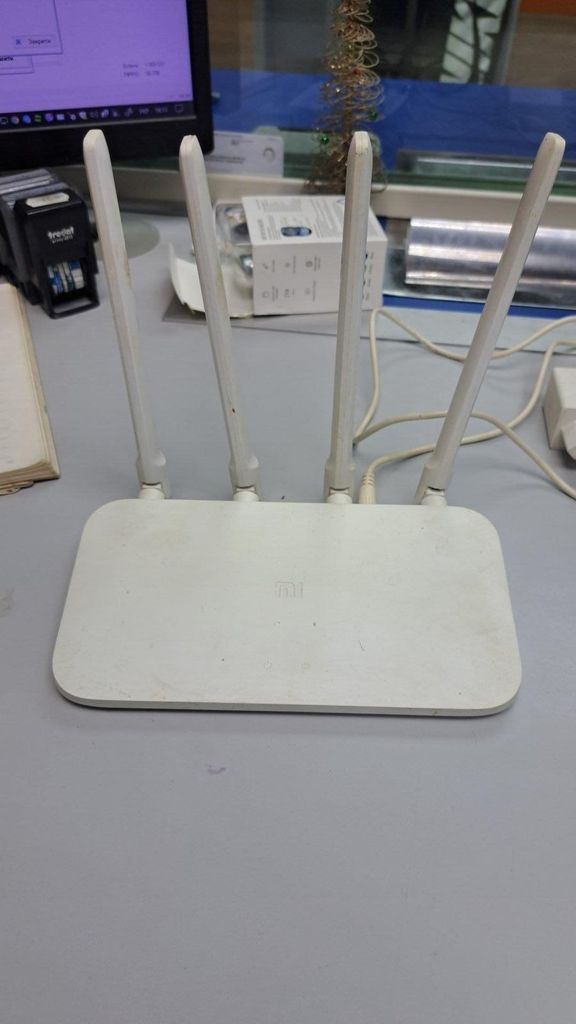 Купить Xiaomi mi wifi router 4c global Б/У