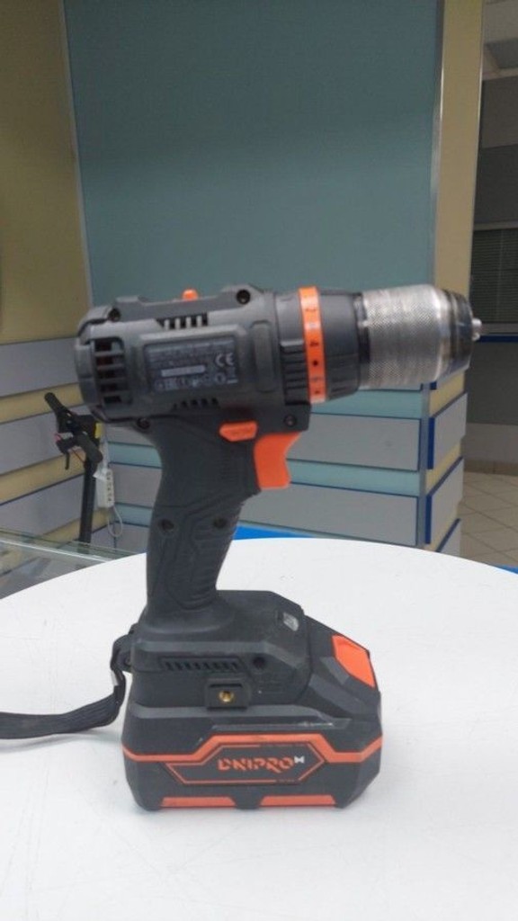 Оголошення Dnipro-M cd-201hbc compact 1акб 4ah зп Б/У