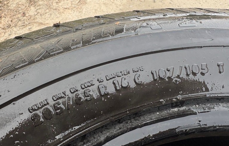 Оголошення Колеса R16 5x114.3 на кросовер: диски HRS + шини Nexen (пробіг 2000 км) Б/У