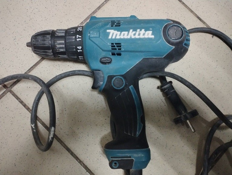 Купити Makita DF0300 Б/У