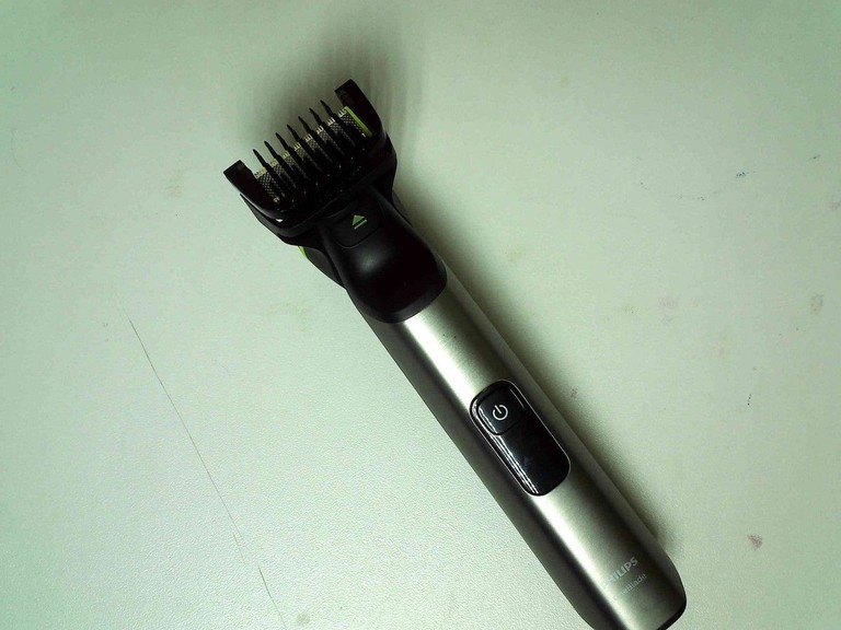 Дешево Philips OneBlade Pro QP6650/61 з ломбарду