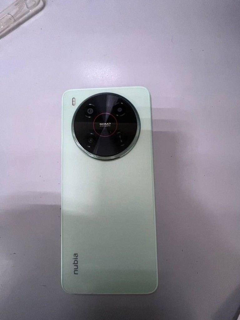 Zte Nubia V70 Max 6/128GB Gray Код:01-200964440. Изображение 5