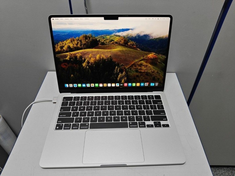 Купити Apple macbook air 13.6/ m2 / ram 16gb/ ssd 256gb/ gpu 8 core Б/У