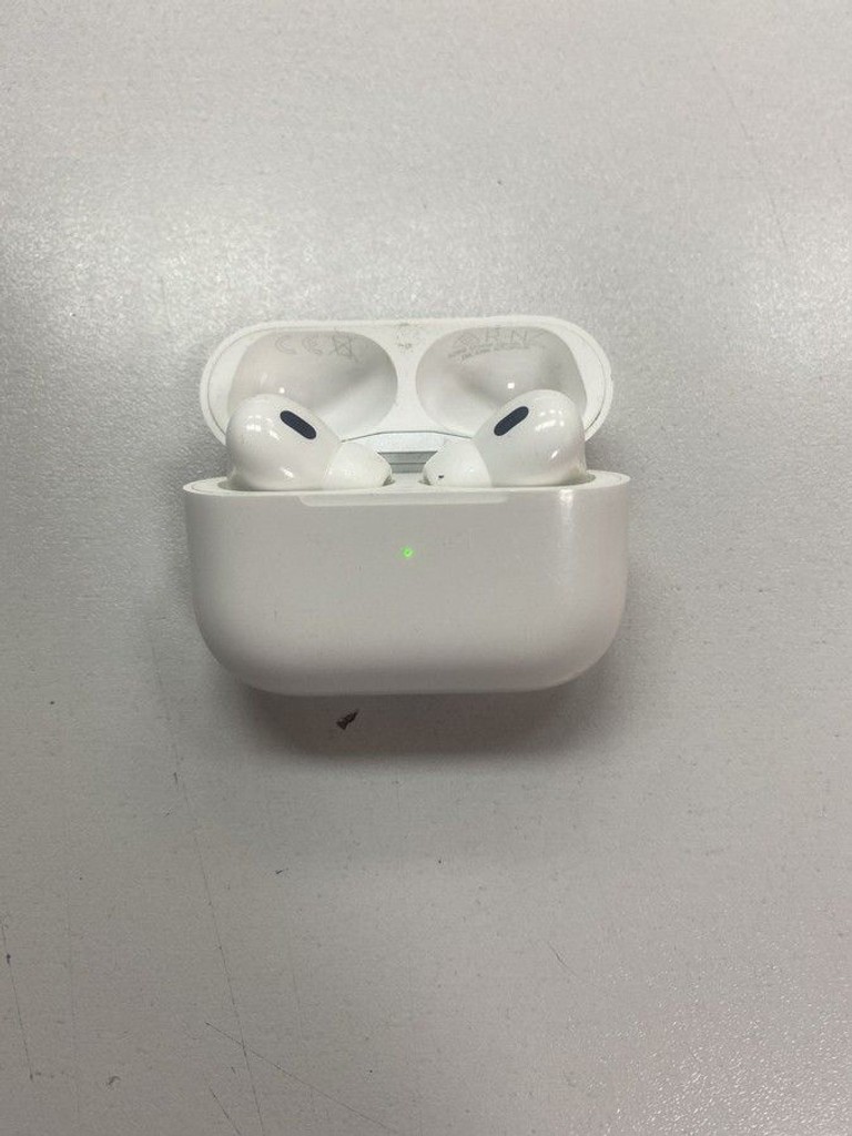 Купити Apple airpods pro 2nd generation with magsafe charging case usb-c Б/У