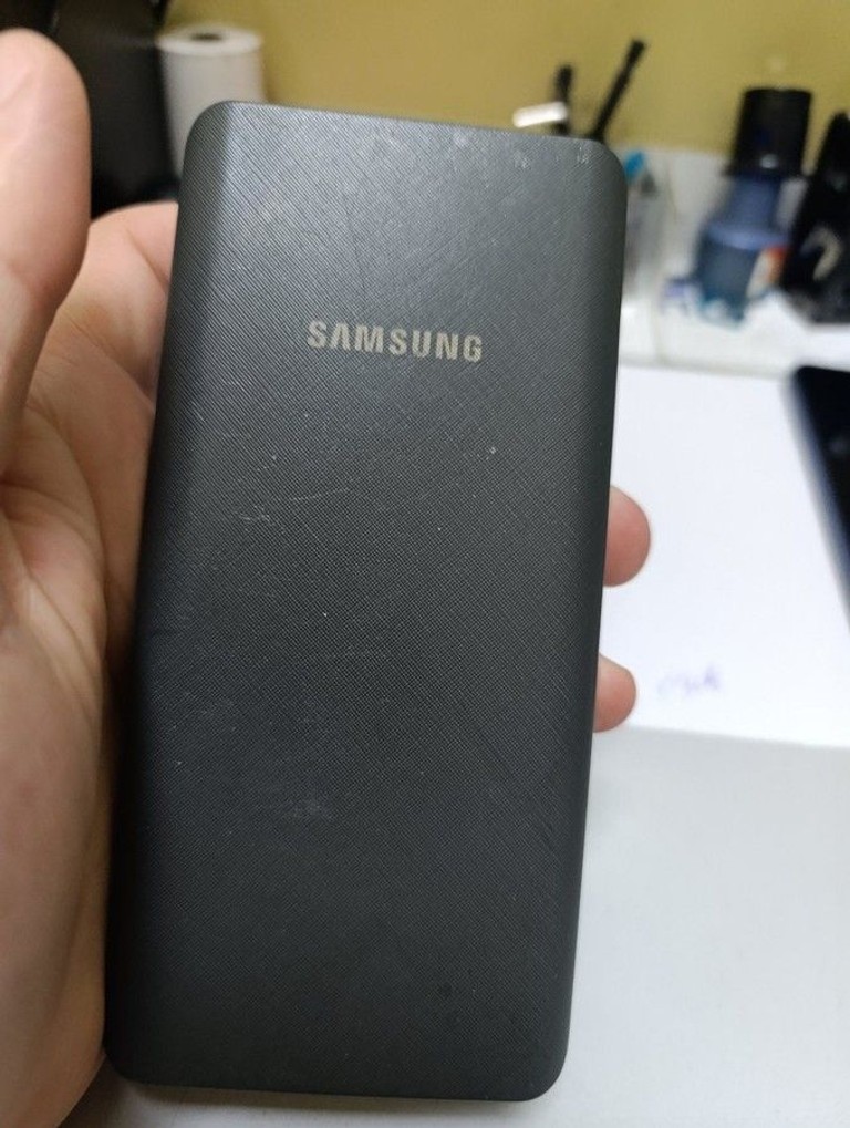 Оголошення Samsung eb-p3000 Б/У