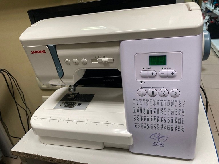 Дешево Janome 6260 qc з ломбарду