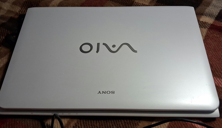 Оголошення Sony VAIO SVE151E11V Б/У