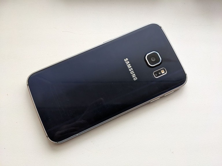 Дешево Samsung G925F Galaxy S6 Edge 32GB (Black Sapphire) з ломбарду