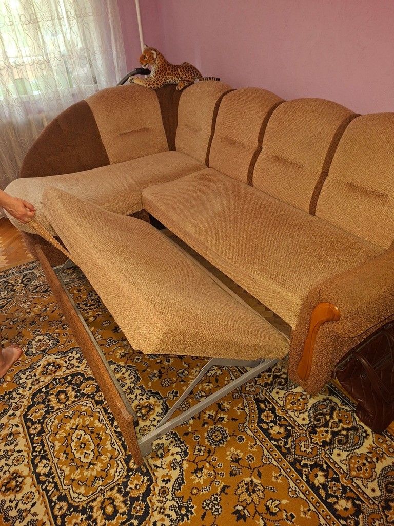 Дешево Sofa з ломбарду