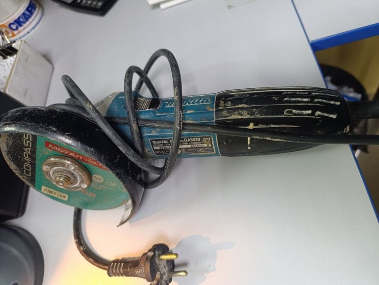 Купити Makita GA5030 Б/У