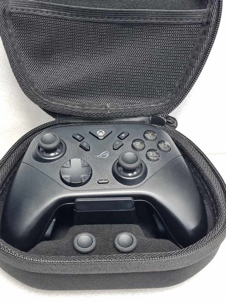 Купити Asus ROG Raikiri II Xbox Wireless Controller (90GC0230-BGP000) Б/У