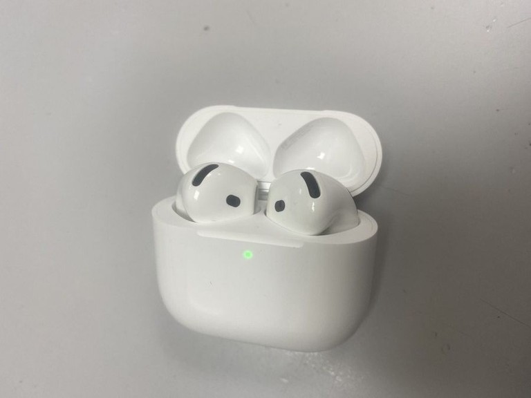 Купити Apple airpods 4 Б/У