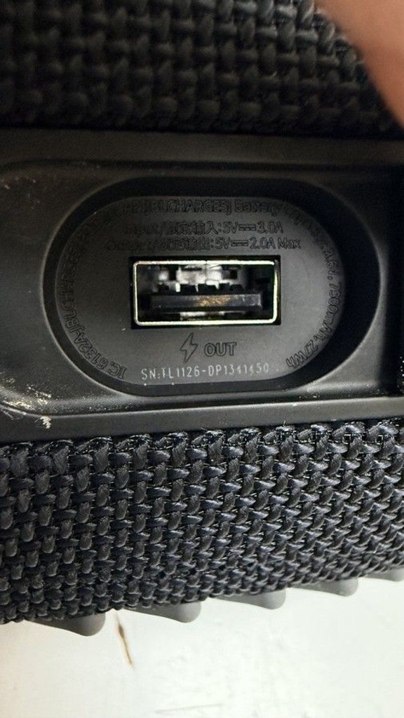 Дешево Jbl charge 5 з ломбарду