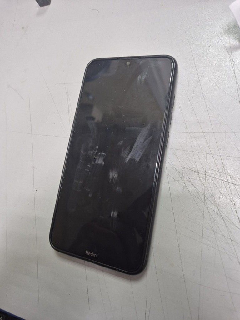 Купить Xiaomi Redmi 8 3/32GB Blue Б/У