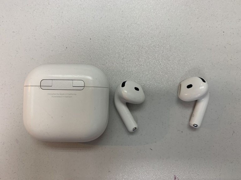 Дешиво Apple airpods 4 с ломбарда