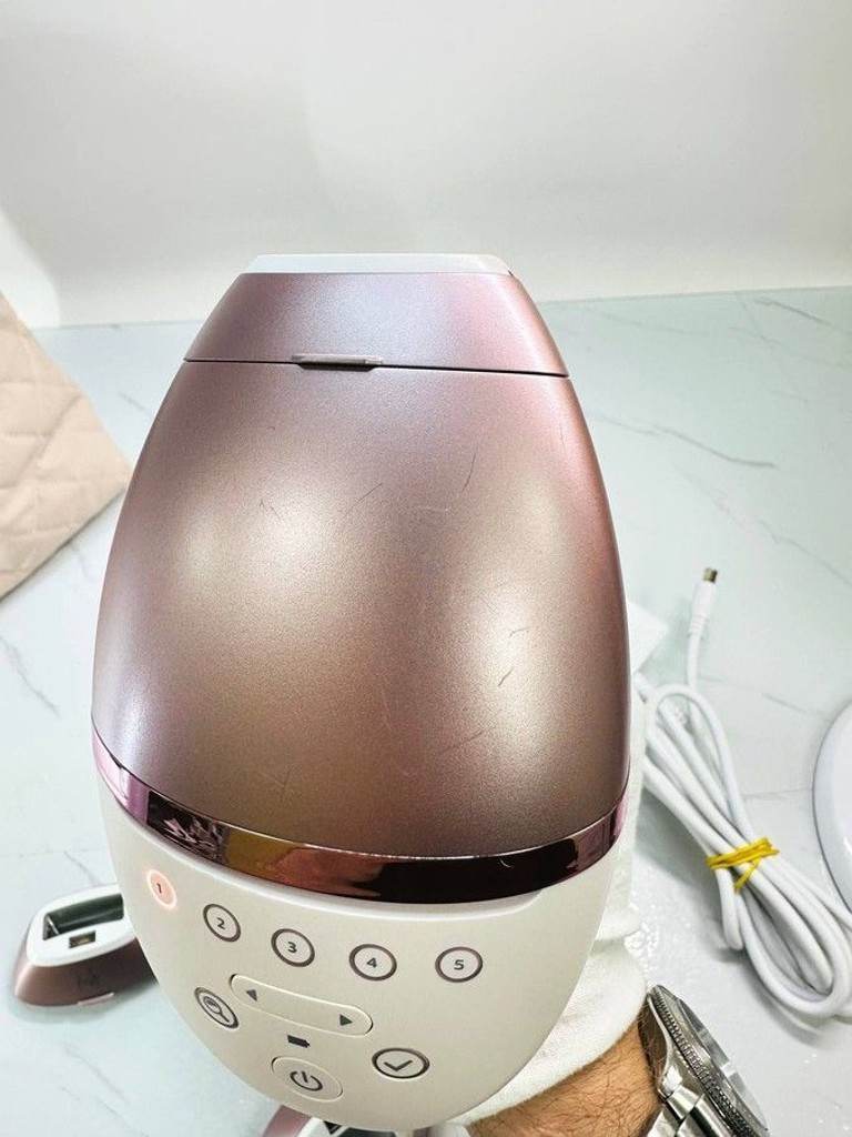 Розпродаж Philips Lumea IPL 9900 Series BRI977/00, продавець Техноскарб