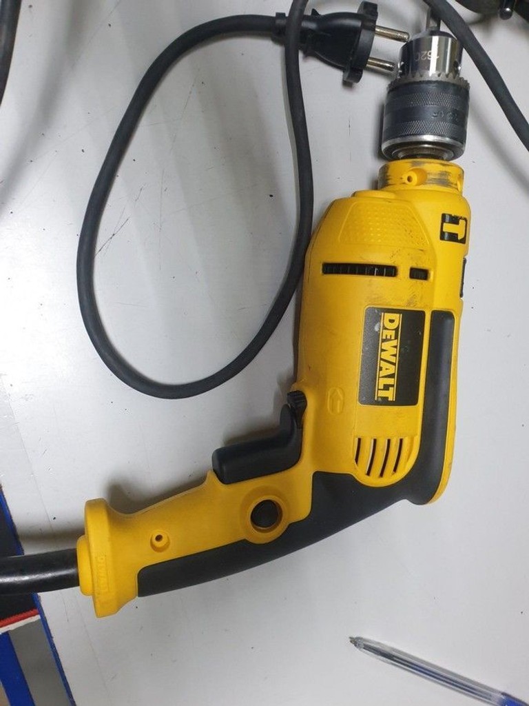Дешиво Dewalt DWD024S с ломбарда