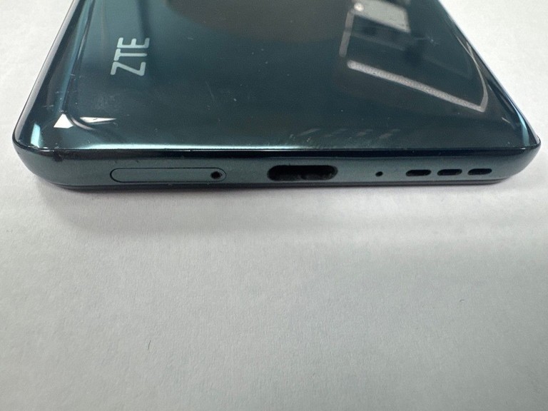 Розпродаж Zte blade v40 pro 6/128gb, продавець Техноскарб