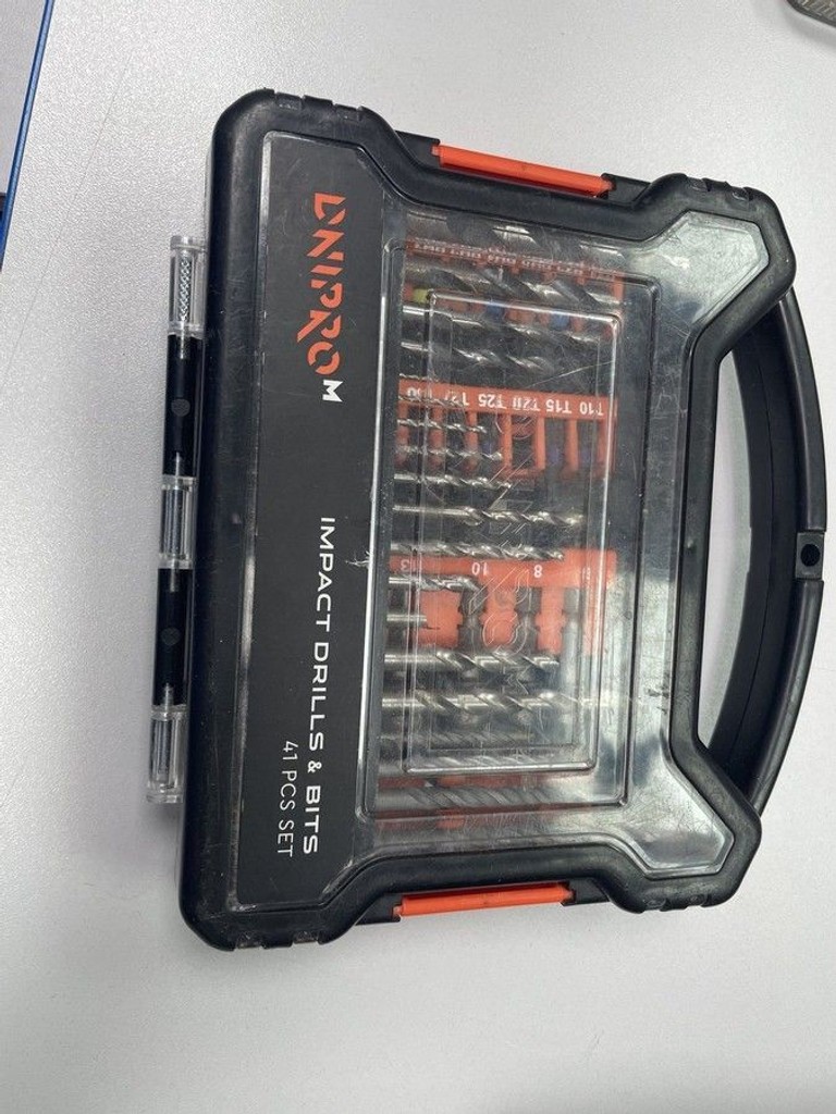 Дешиво Dnipro-M impact drills and bits 41 pcs set с ломбарда