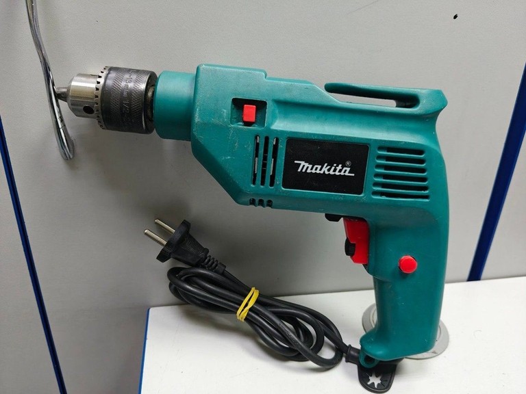 Дешево Makita Копія 13mm impact drill 710w з ломбарду