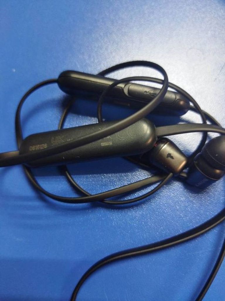 Купить Sony WI-C310 Black Б/У