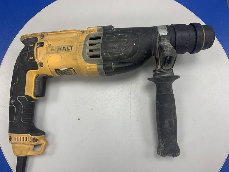 Dewalt D25144K