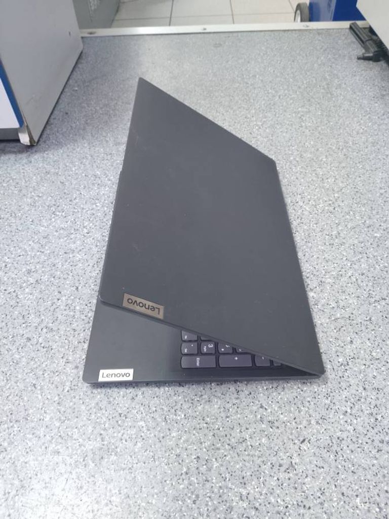 Lenovo core i5 7200u 2,5ghz/ ram8gb/ hdd1000gb/ gf mx130/1920x1080