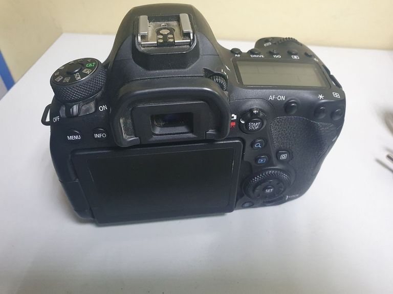 Оголошення Canon EOS 6D Mark II body (1897C031) Б/У
