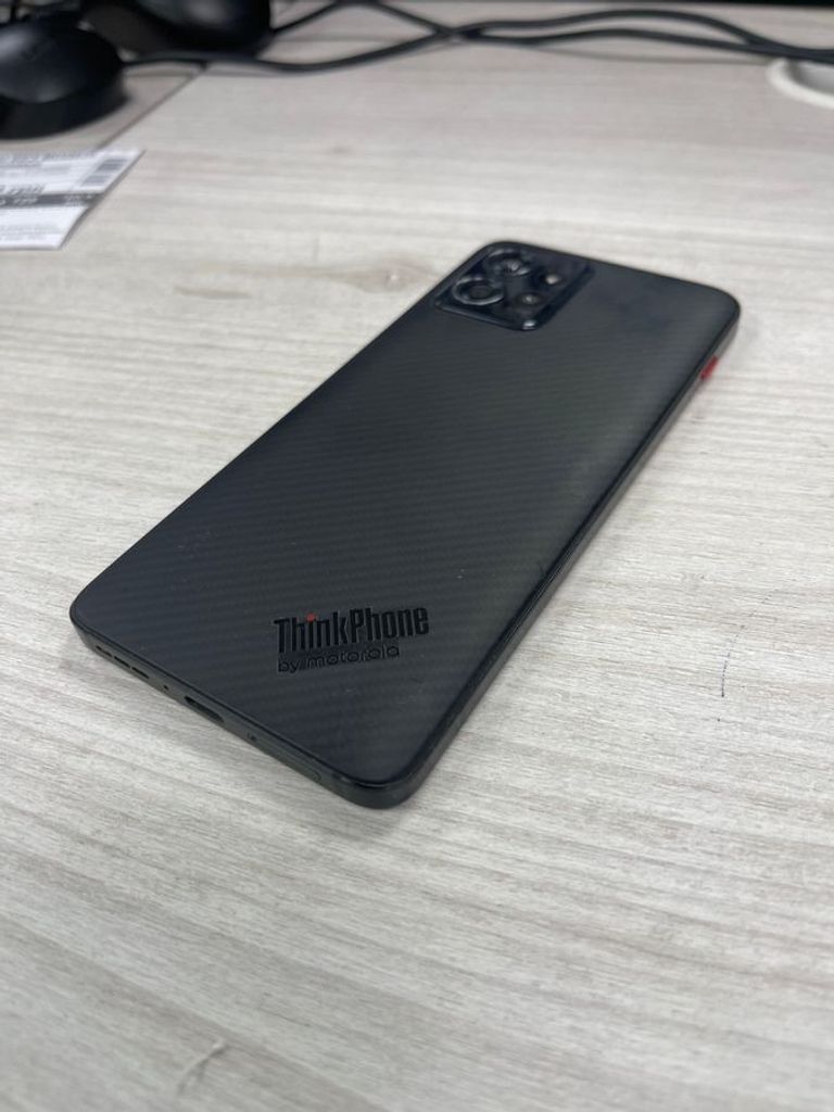 Motorola ThinkPhone 8/256GB Carbon Black (PAWN0018) Код:01-200569734. Зображення 5